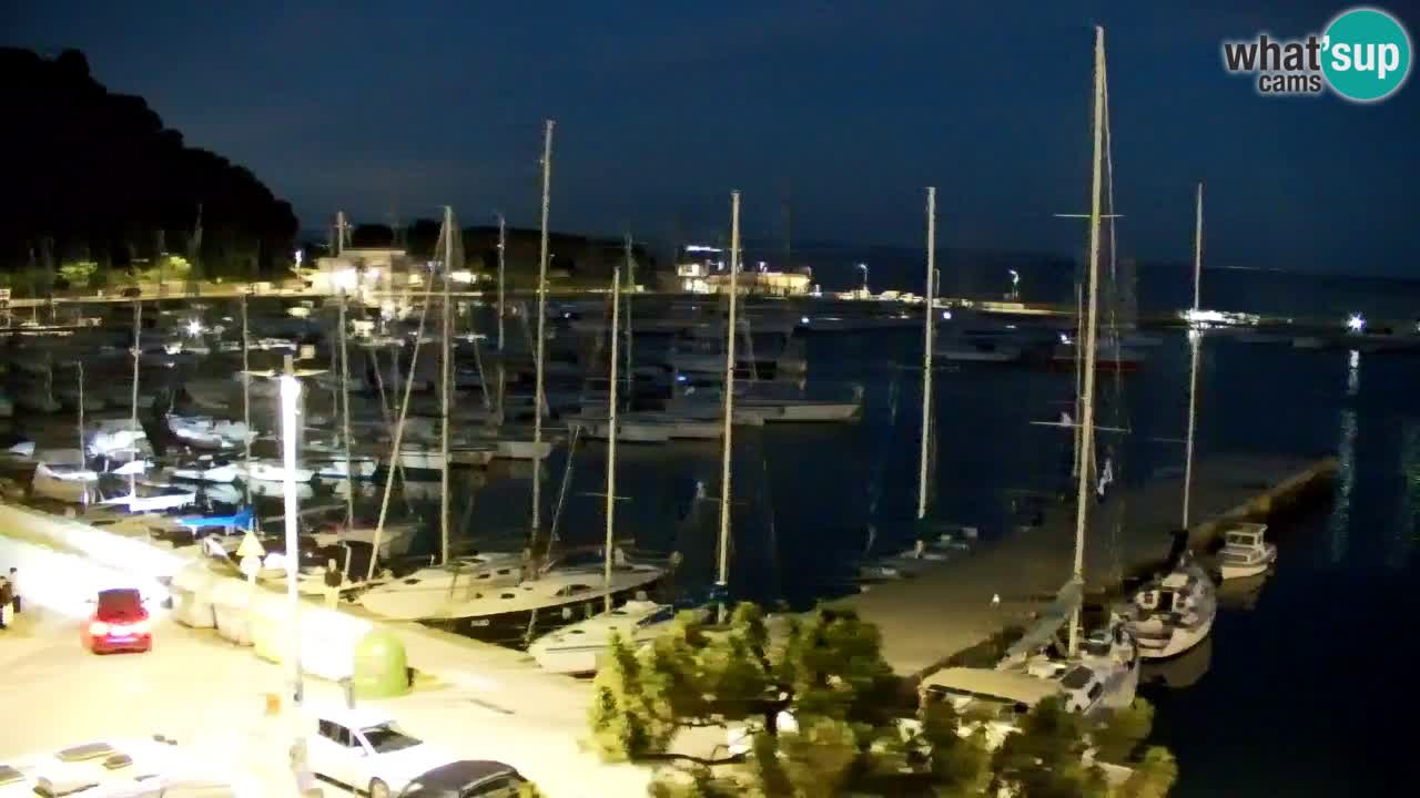 Spletna kamera Sesljanski zaliv – Pogled v živo na marino in zaliv