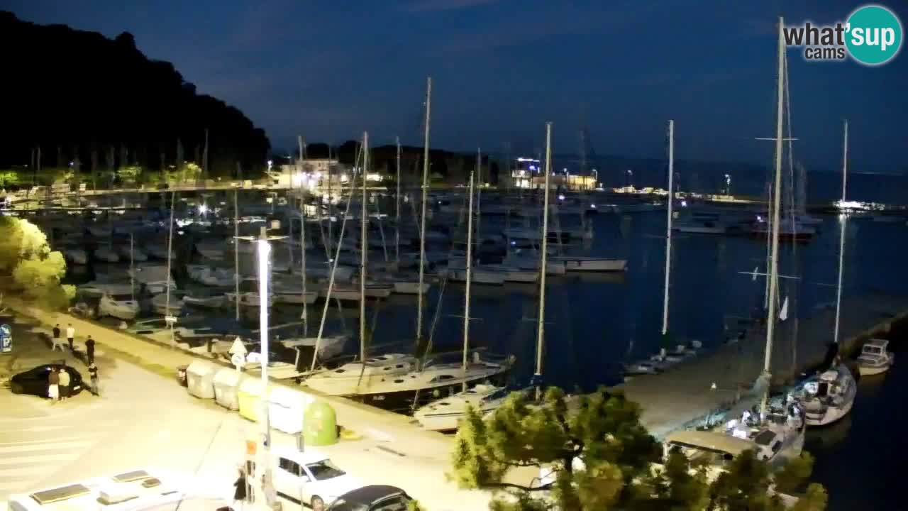 Web kamera Sistiana Uvala – Pogled uživo na marinu i zaljev