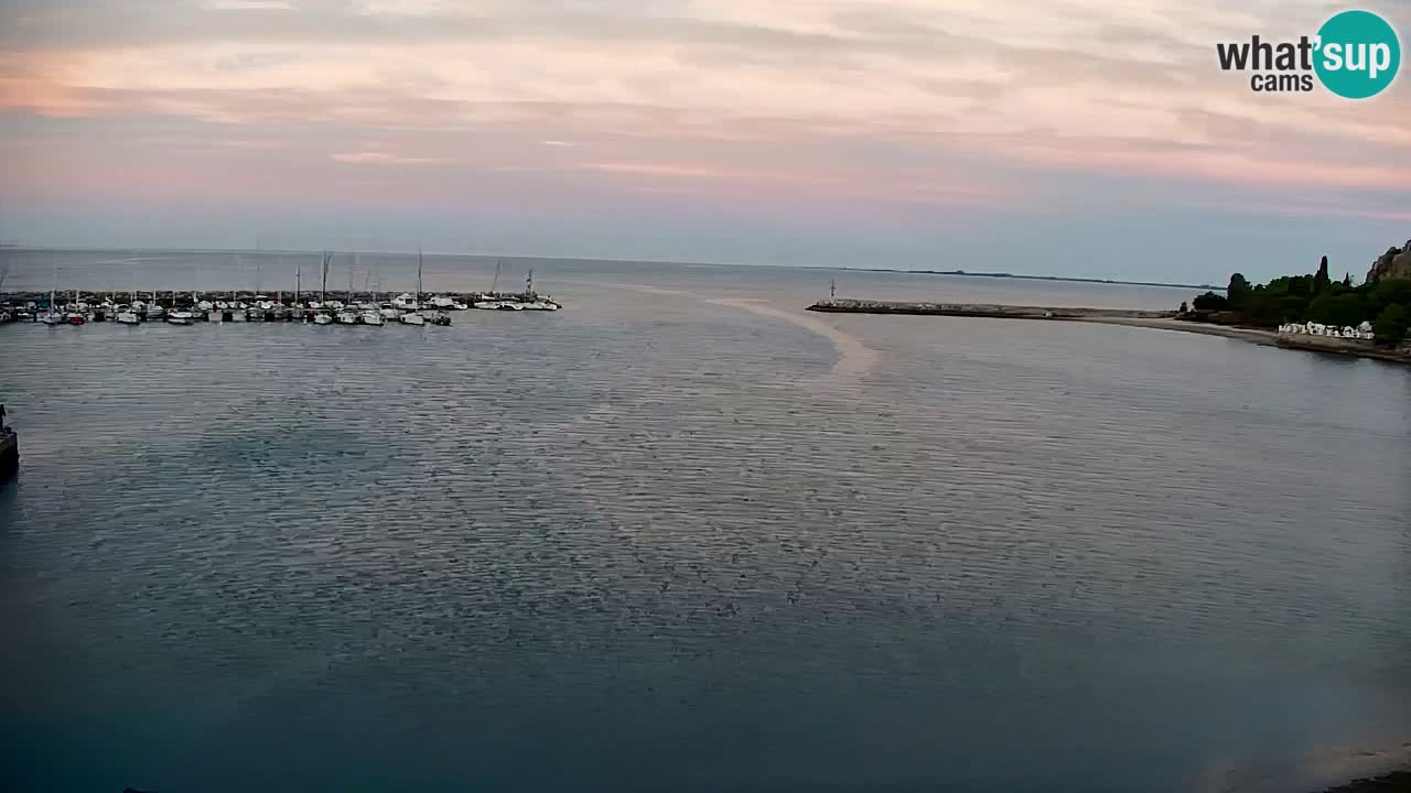 Spletna kamera Sesljanski zaliv – Pogled v živo na marino in zaliv