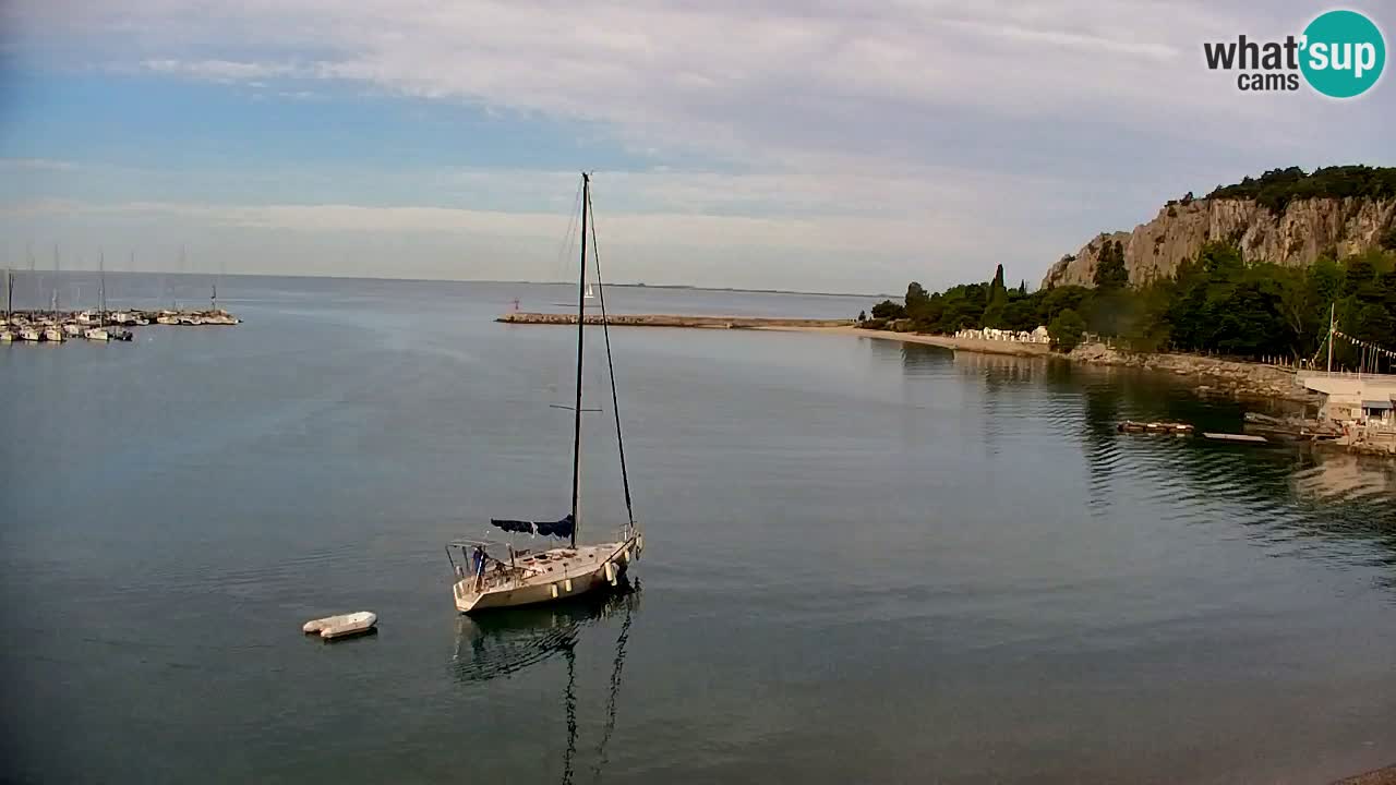 Spletna kamera Sesljanski zaliv – Pogled v živo na marino in zaliv