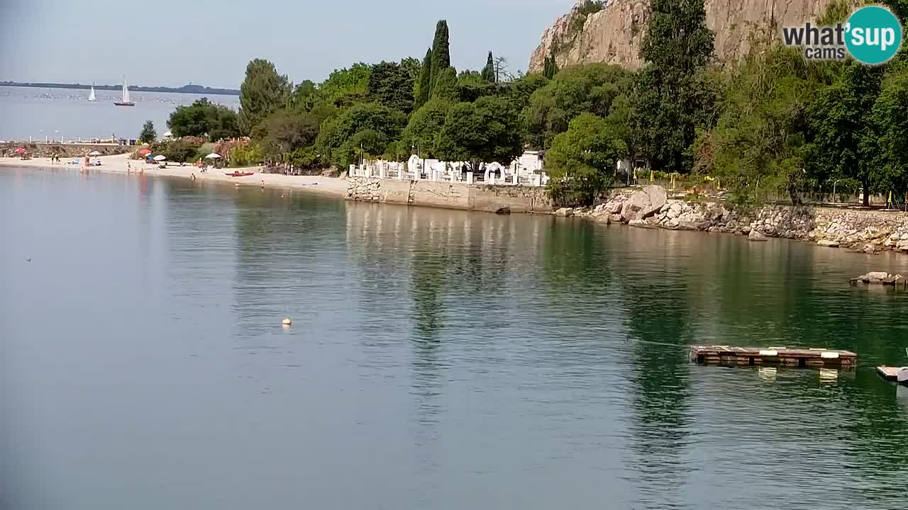 Spletna kamera Sesljanski zaliv – Pogled v živo na marino in zaliv