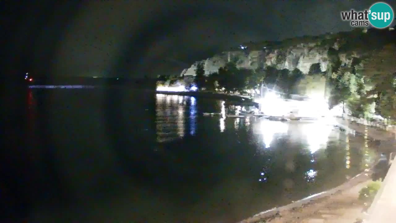 Web kamera Sistiana Uvala – Pogled uživo na marinu i zaljev