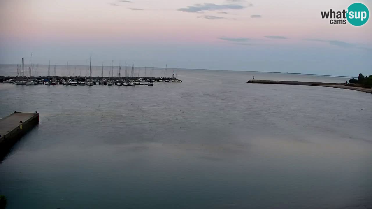 Spletna kamera Sesljanski zaliv – Pogled v živo na marino in zaliv