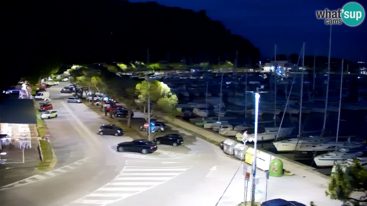 Spletna kamera Sesljanski zaliv – Pogled v živo na marino in zaliv