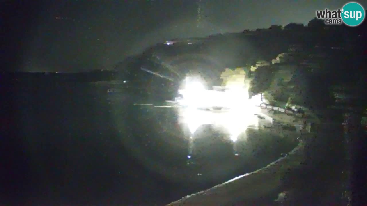 Spletna kamera Sesljanski zaliv – Pogled v živo na marino in zaliv
