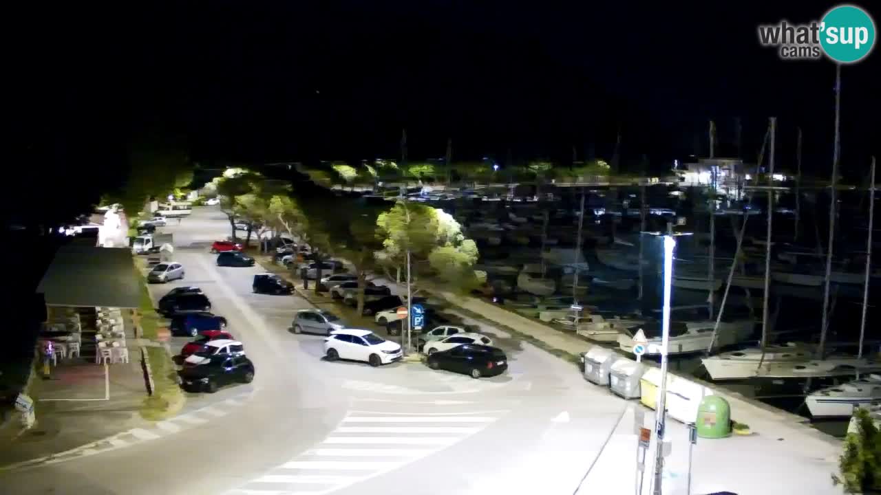 Spletna kamera Sesljanski zaliv – Pogled v živo na marino in zaliv