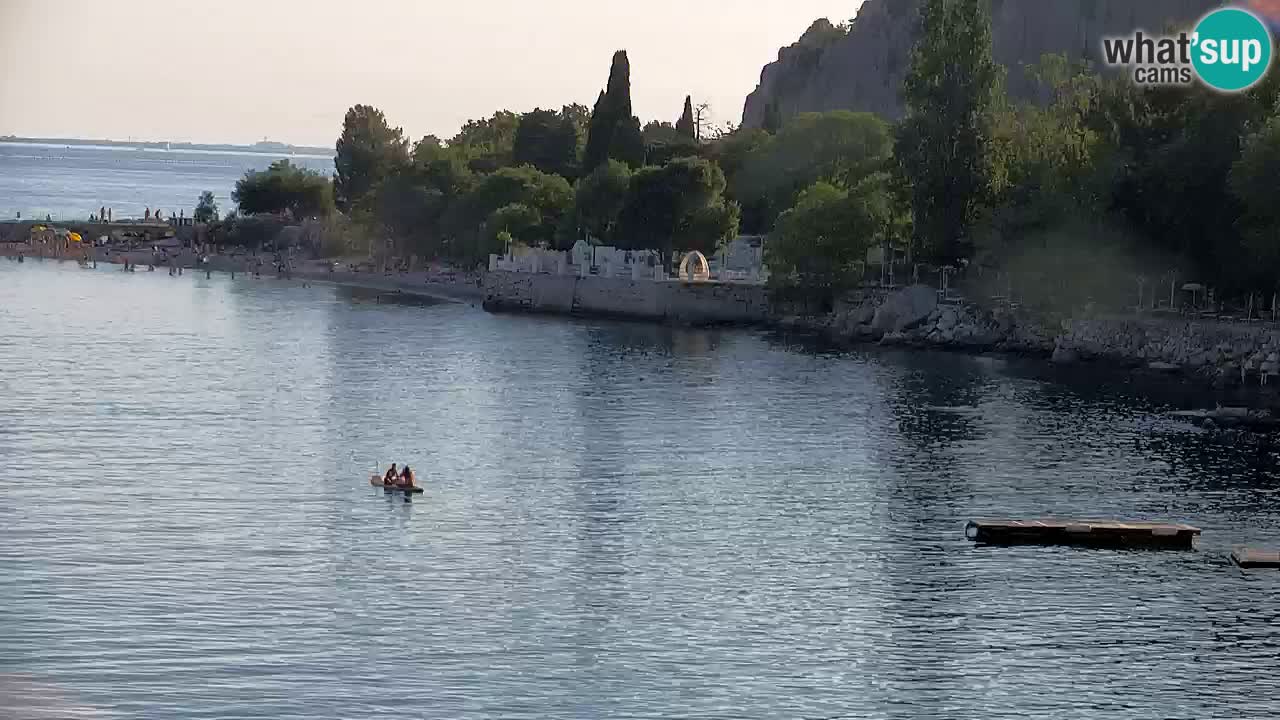 Spletna kamera Sesljanski zaliv – Pogled v živo na marino in zaliv