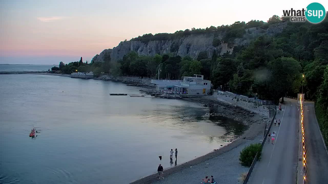 Web kamera Sistiana Uvala – Pogled uživo na marinu i zaljev