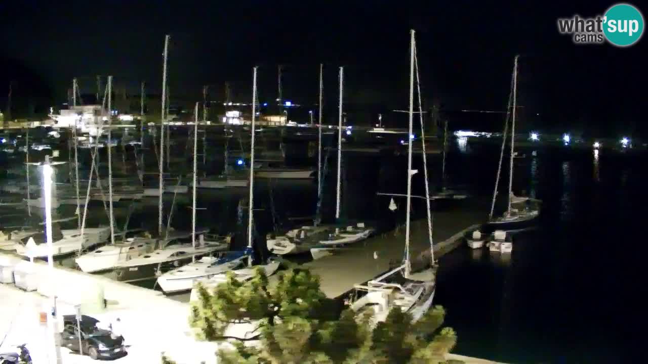 Web kamera Sistiana Uvala – Pogled uživo na marinu i zaljev