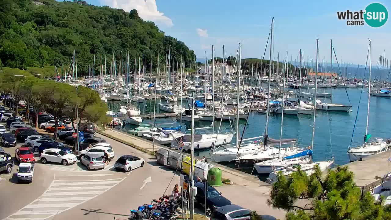 Web kamera Sistiana Uvala – Pogled uživo na marinu i zaljev