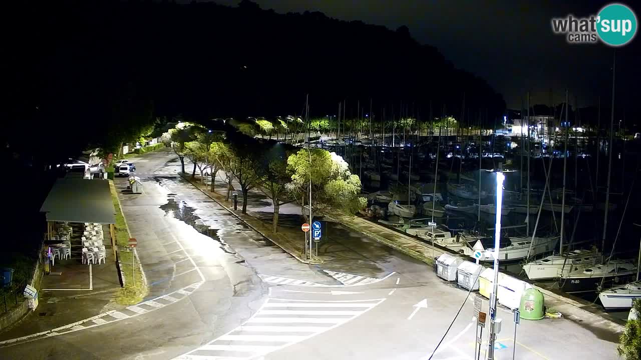 Web kamera Sistiana Uvala – Pogled uživo na marinu i zaljev