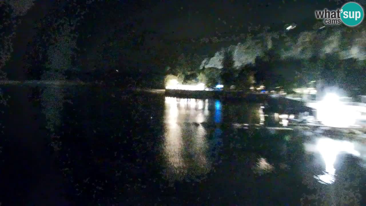 Spletna kamera Sesljanski zaliv – Pogled v živo na marino in zaliv