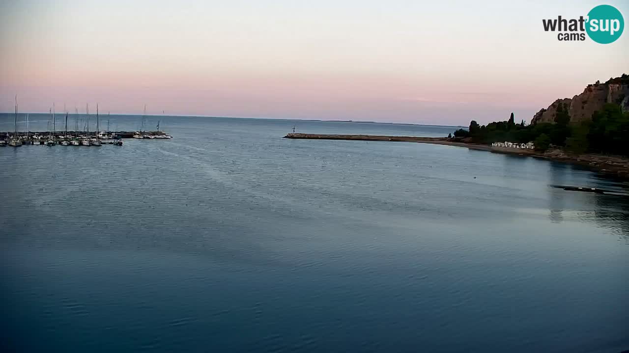 Web kamera Sistiana Uvala – Pogled uživo na marinu i zaljev