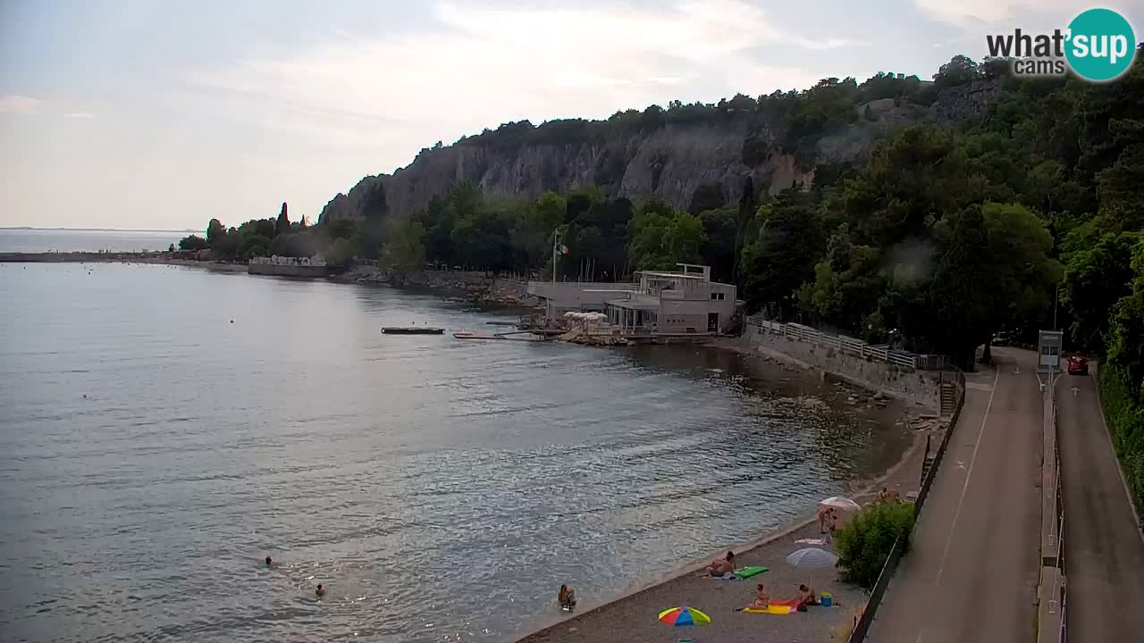 Web kamera Sistiana Uvala – Pogled uživo na marinu i zaljev