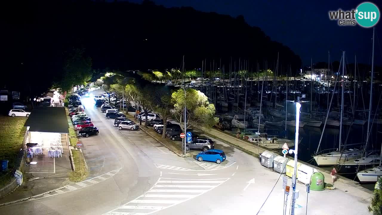 Spletna kamera Sesljanski zaliv – Pogled v živo na marino in zaliv