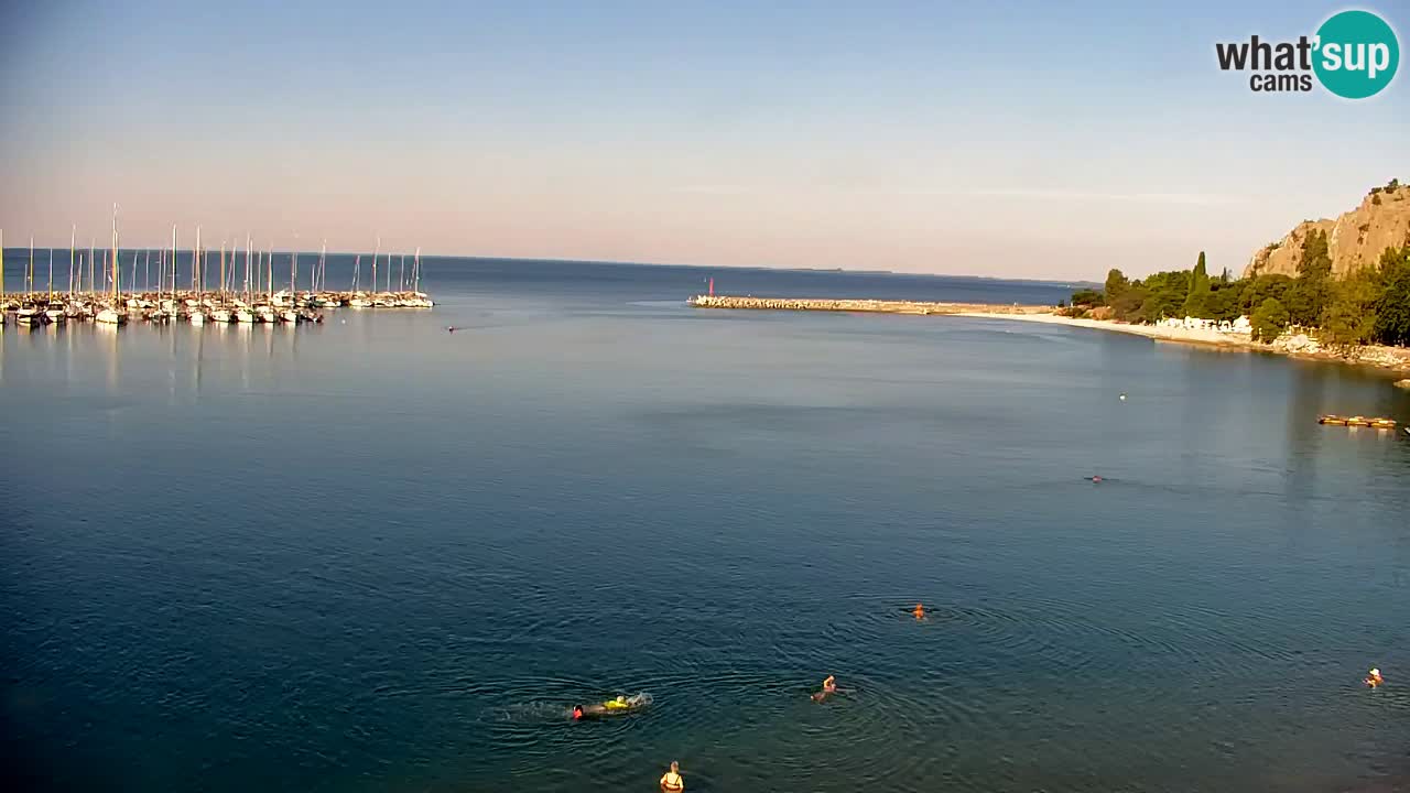 Spletna kamera Sesljanski zaliv – Pogled v živo na marino in zaliv