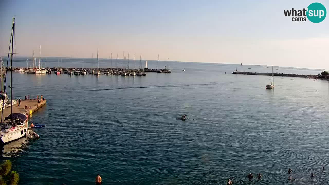 Web kamera Sistiana Uvala – Pogled uživo na marinu i zaljev