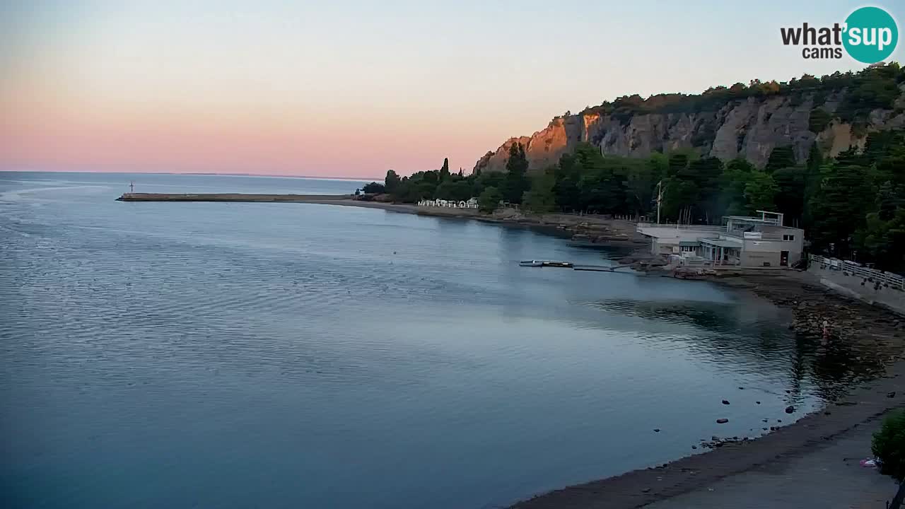 Web kamera Sistiana Uvala – Pogled uživo na marinu i zaljev