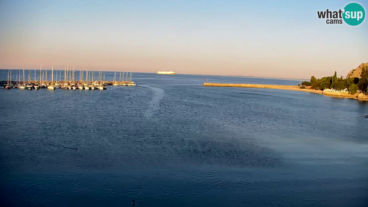Spletna kamera Sesljanski zaliv – Pogled v živo na marino in zaliv