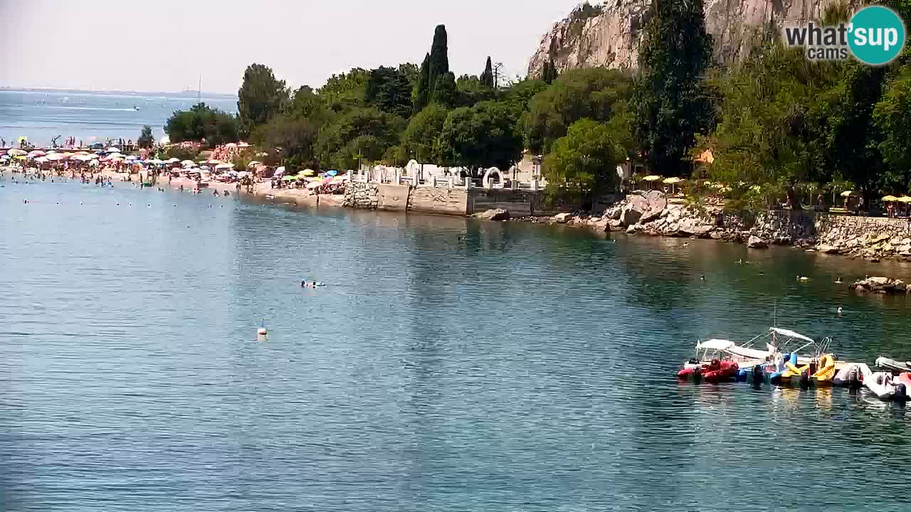 Spletna kamera Sesljanski zaliv – Pogled v živo na marino in zaliv