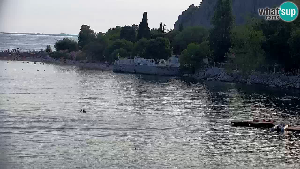 Spletna kamera Sesljanski zaliv – Pogled v živo na marino in zaliv