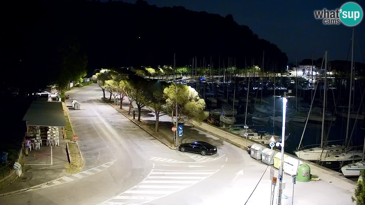 Web kamera Sistiana Uvala – Pogled uživo na marinu i zaljev