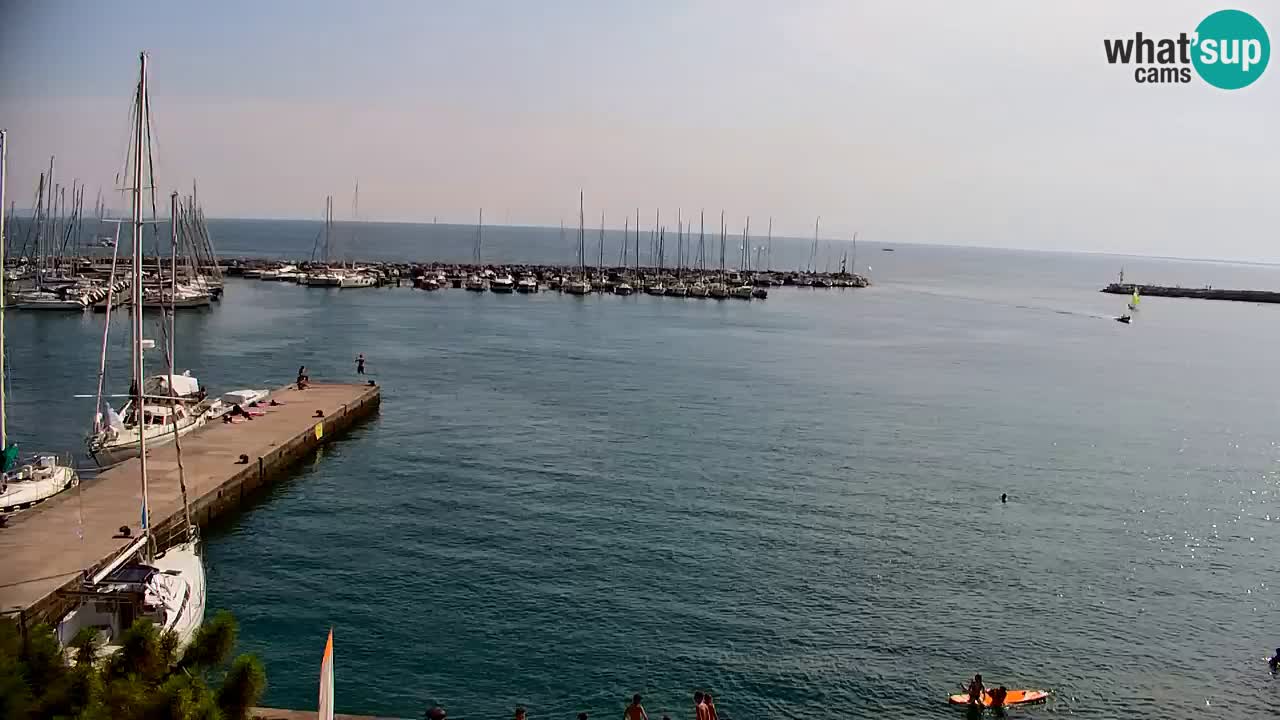 Webcam Bahía de Sistiana – Vista en directo del puerto deportivo y la costa
