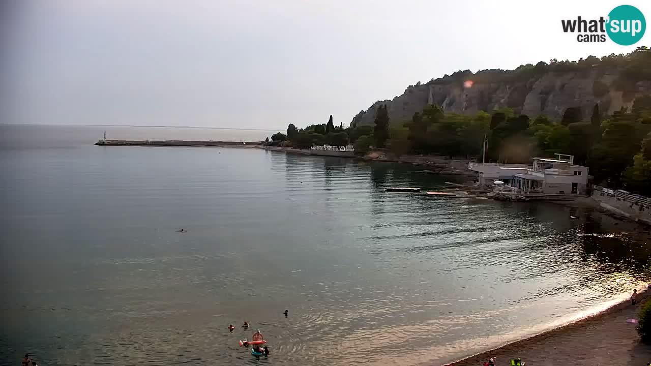 Spletna kamera Sesljanski zaliv – Pogled v živo na marino in zaliv