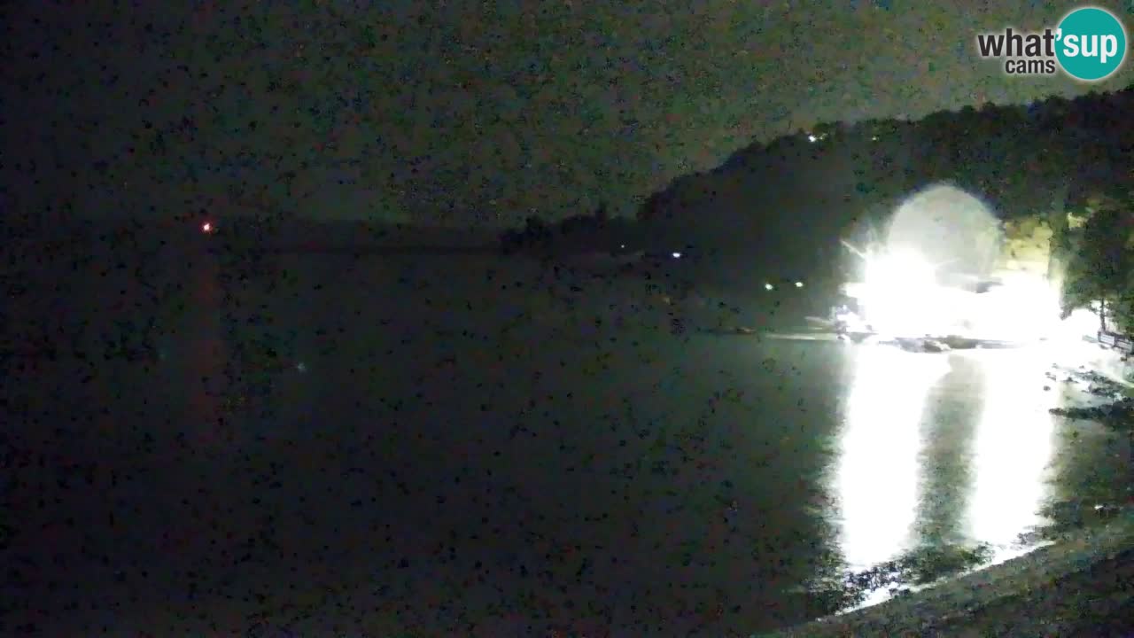 Spletna kamera Sesljanski zaliv – Pogled v živo na marino in zaliv