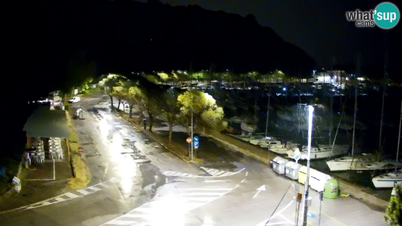Spletna kamera Sesljanski zaliv – Pogled v živo na marino in zaliv