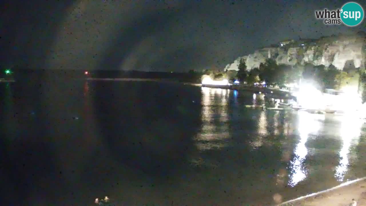 Spletna kamera Sesljanski zaliv – Pogled v živo na marino in zaliv