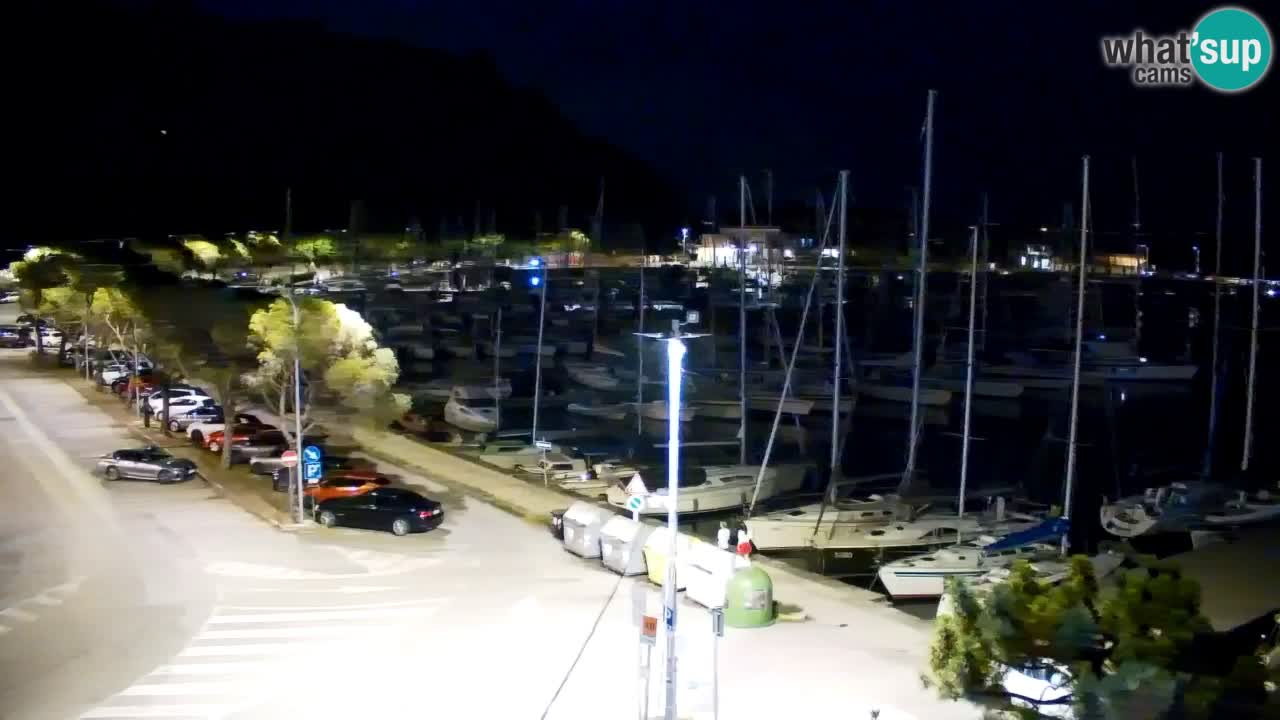 Spletna kamera Sesljanski zaliv – Pogled v živo na marino in zaliv