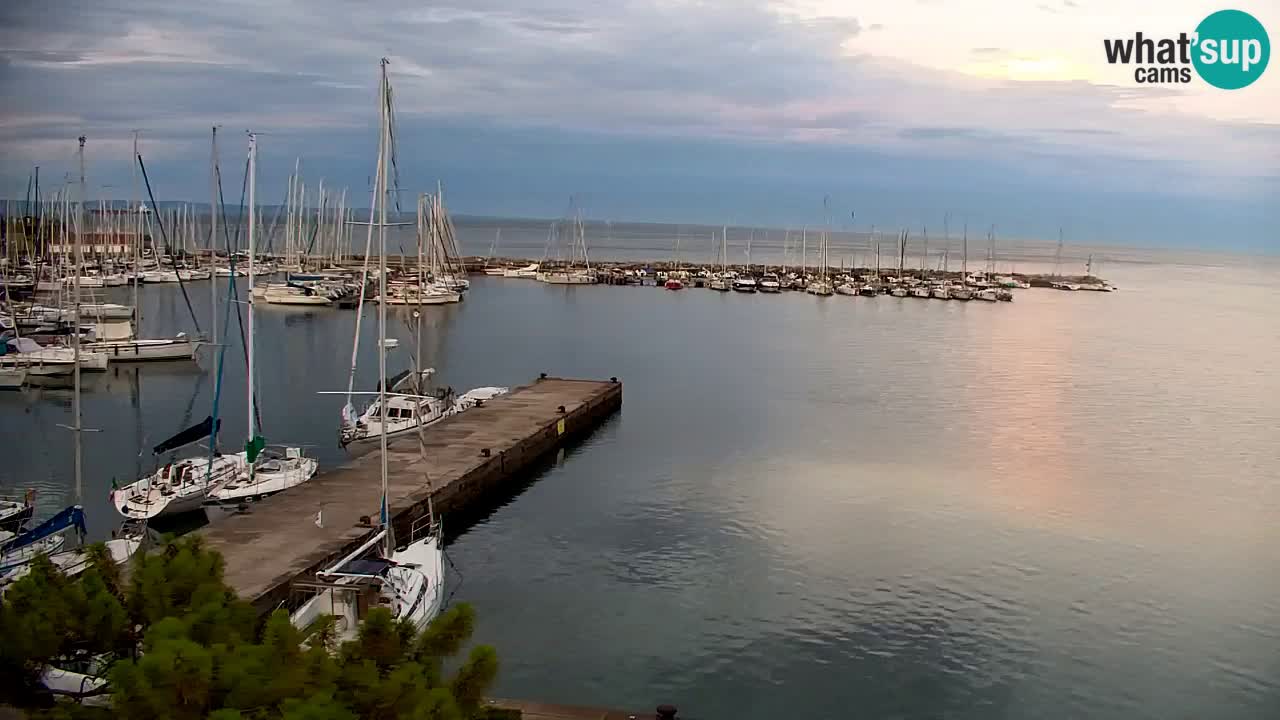Web kamera Sistiana Uvala – Pogled uživo na marinu i zaljev