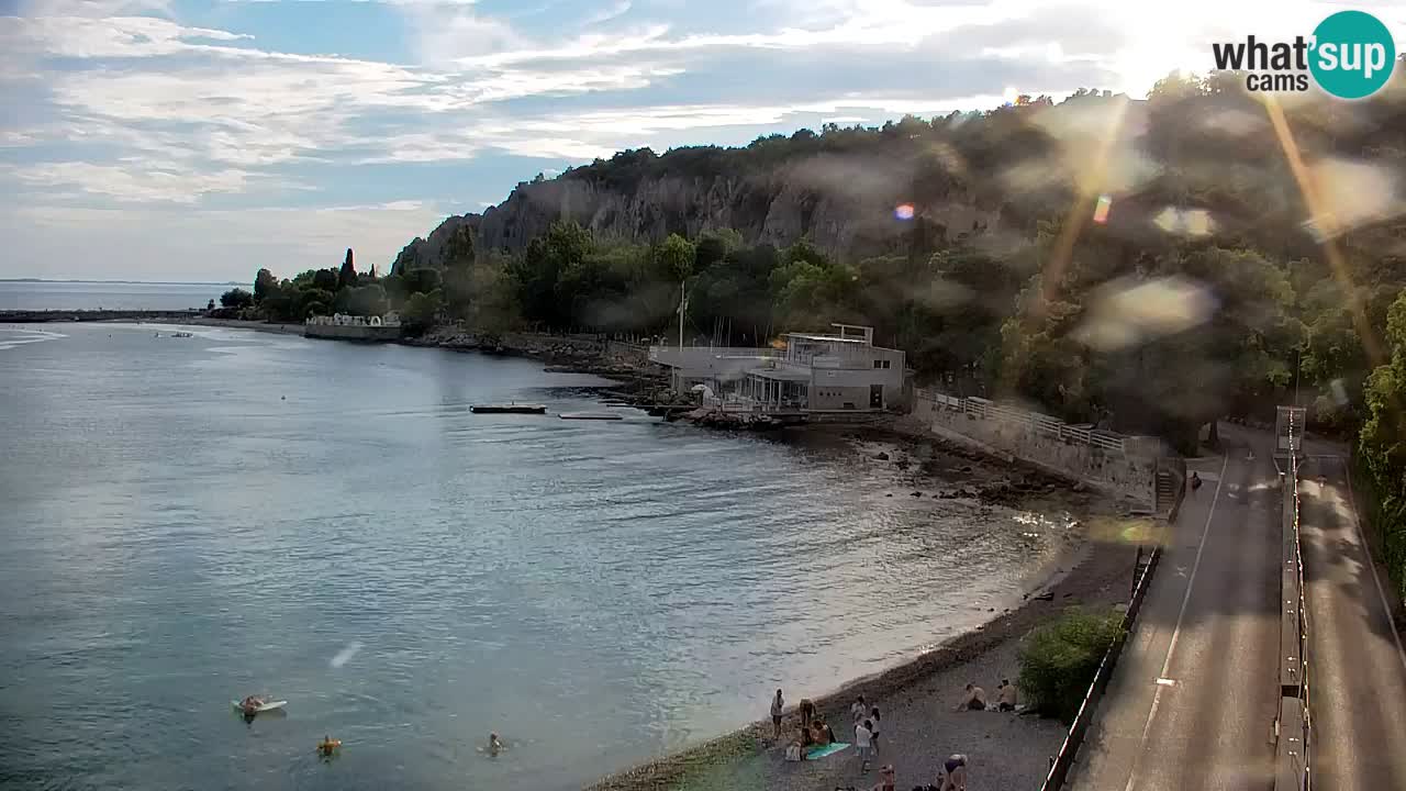 Web kamera Sistiana Uvala – Pogled uživo na marinu i zaljev