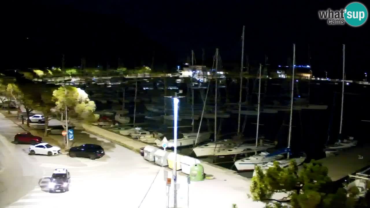 Spletna kamera Sesljanski zaliv – Pogled v živo na marino in zaliv