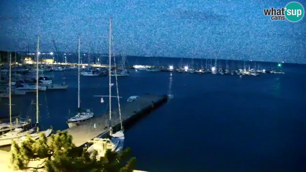 Web kamera Sistiana Uvala – Pogled uživo na marinu i zaljev