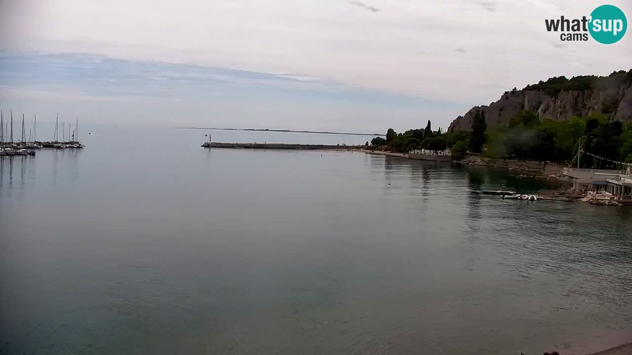 Spletna kamera Sesljanski zaliv – Pogled v živo na marino in zaliv