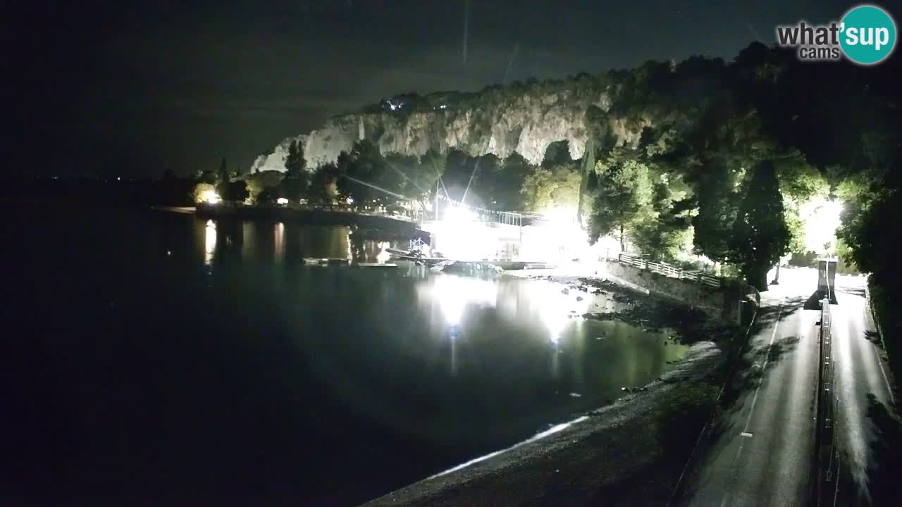 Spletna kamera Sesljanski zaliv – Pogled v živo na marino in zaliv