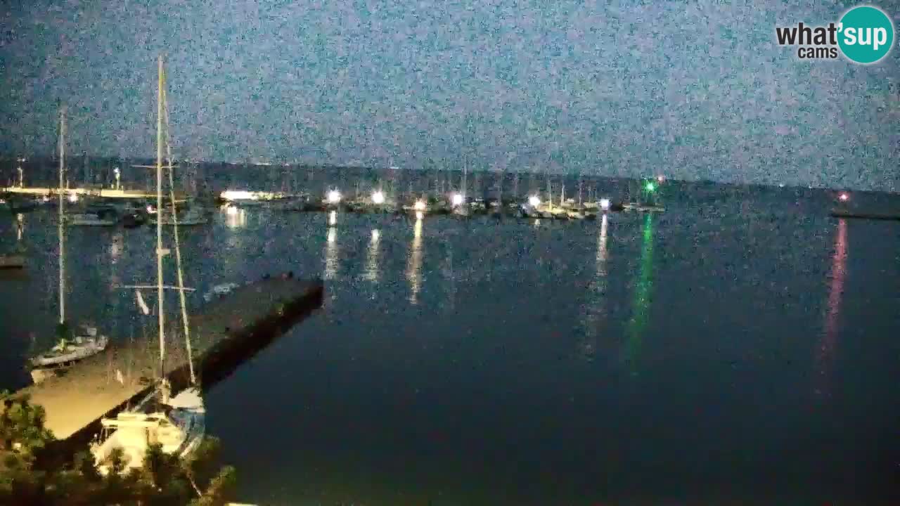 Web kamera Sistiana Uvala – Pogled uživo na marinu i zaljev