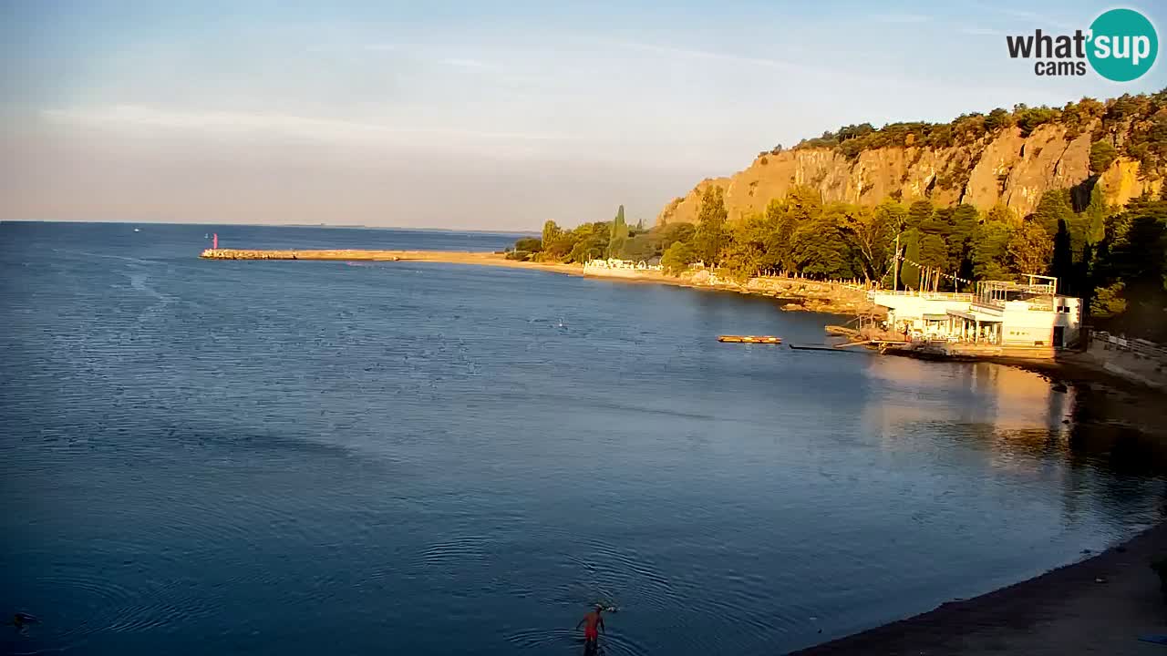 Web kamera Sistiana Uvala – Pogled uživo na marinu i zaljev