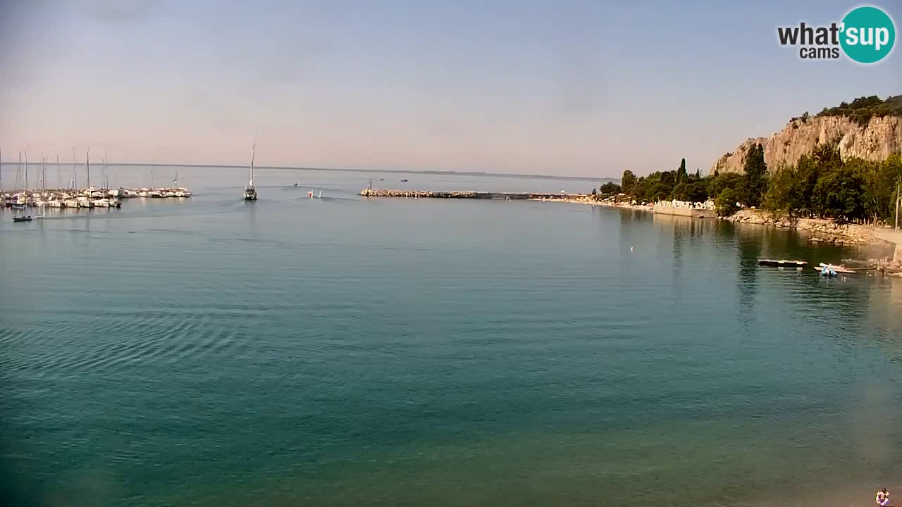 Web kamera Sistiana Uvala – Pogled uživo na marinu i zaljev