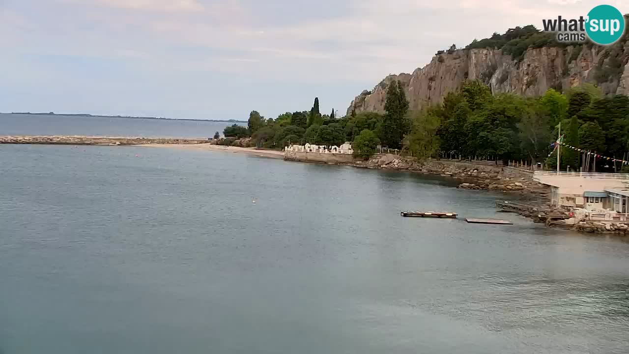 Spletna kamera Sesljanski zaliv – Pogled v živo na marino in zaliv