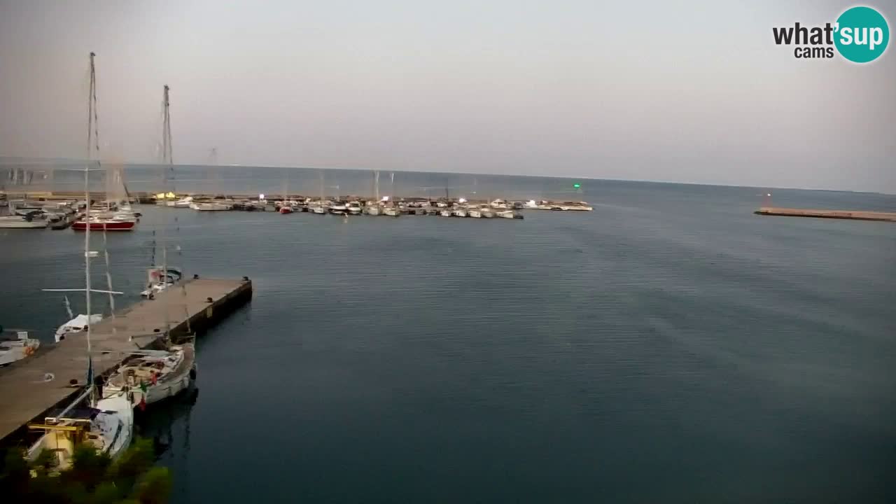 Spletna kamera Sesljanski zaliv – Pogled v živo na marino in zaliv