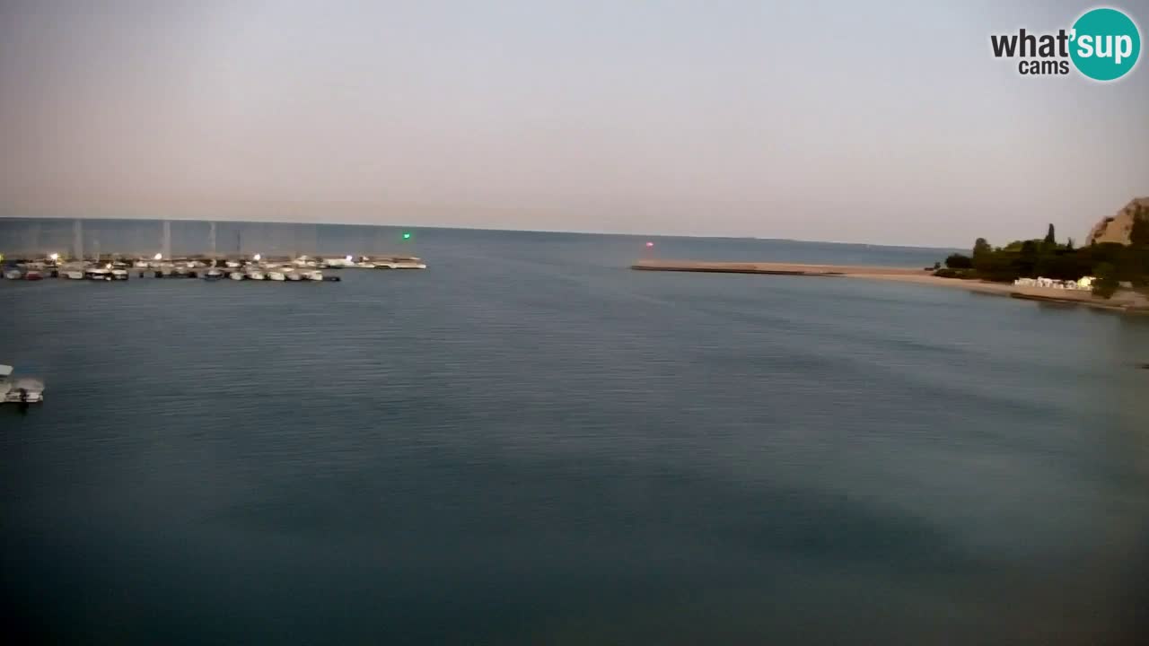 Spletna kamera Sesljanski zaliv – Pogled v živo na marino in zaliv