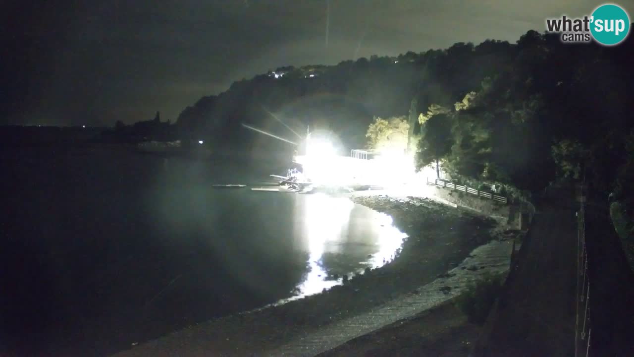 Web kamera Sistiana Uvala – Pogled uživo na marinu i zaljev