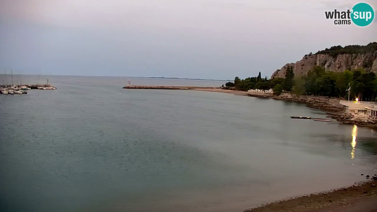 Web kamera Sistiana Uvala – Pogled uživo na marinu i zaljev