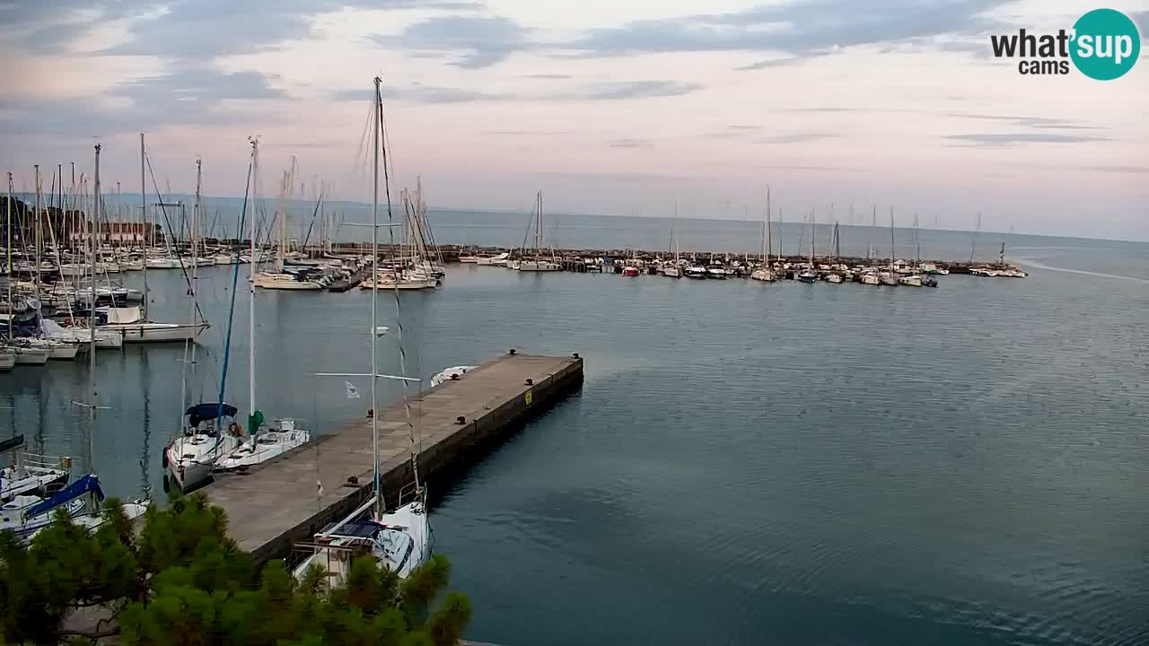 Web kamera Sistiana Uvala – Pogled uživo na marinu i zaljev