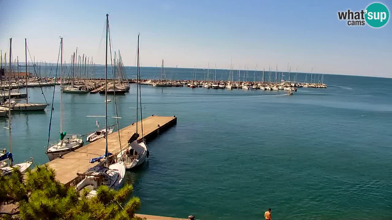 Web kamera Sistiana Uvala – Pogled uživo na marinu i zaljev