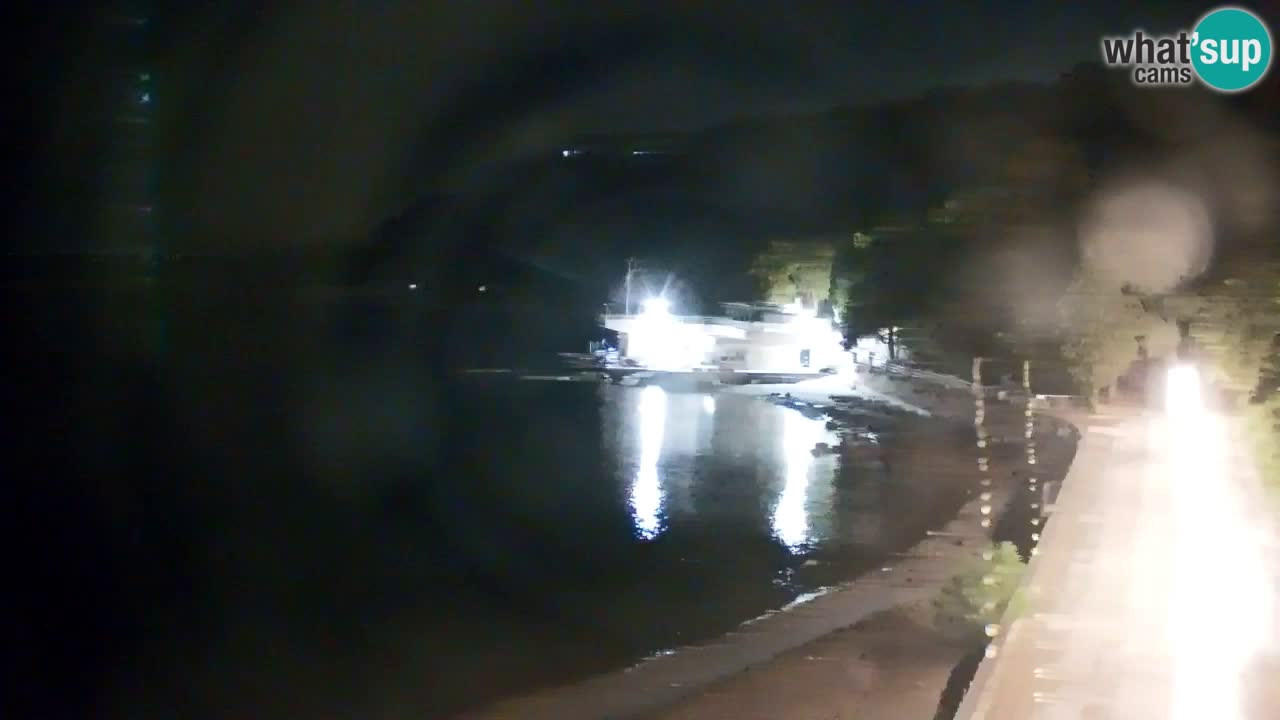 Spletna kamera Sesljanski zaliv – Pogled v živo na marino in zaliv