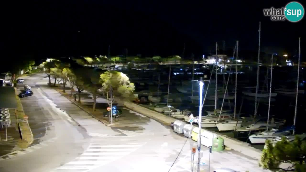 Spletna kamera Sesljanski zaliv – Pogled v živo na marino in zaliv
